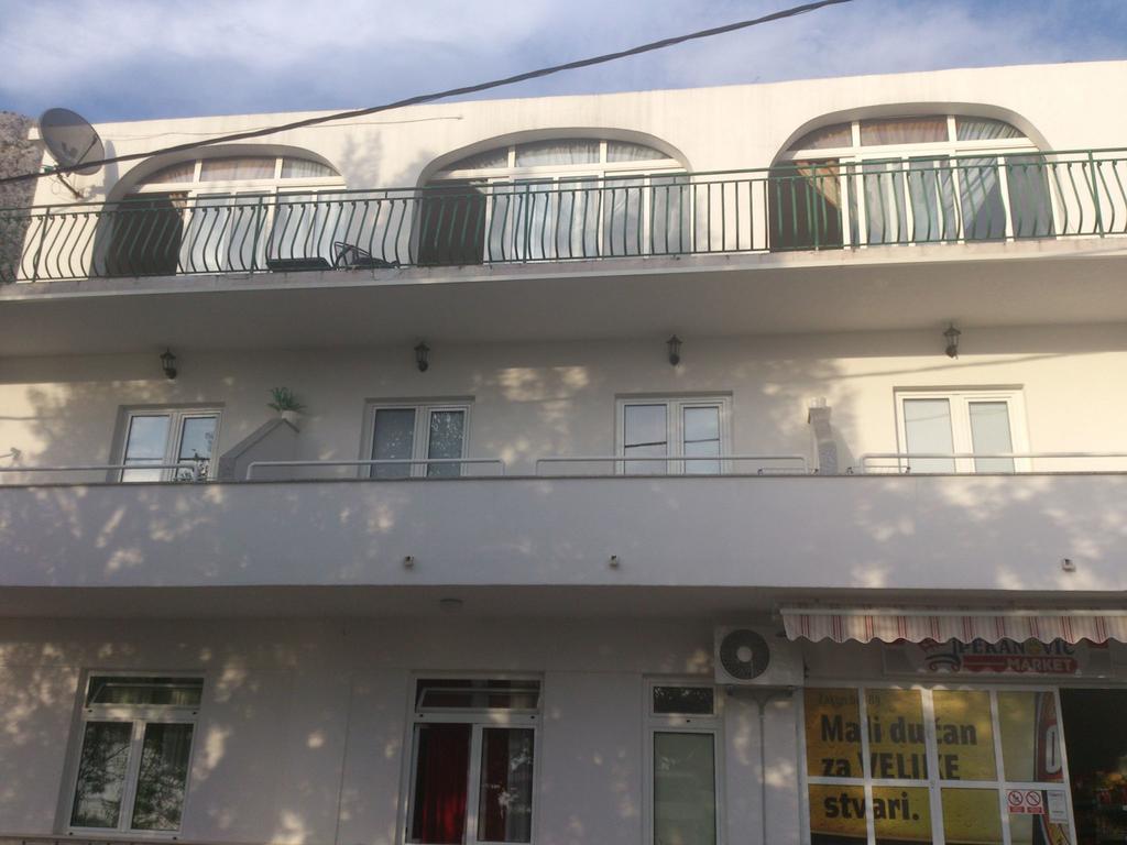 Brig Apartments Zivogosce Exterior photo